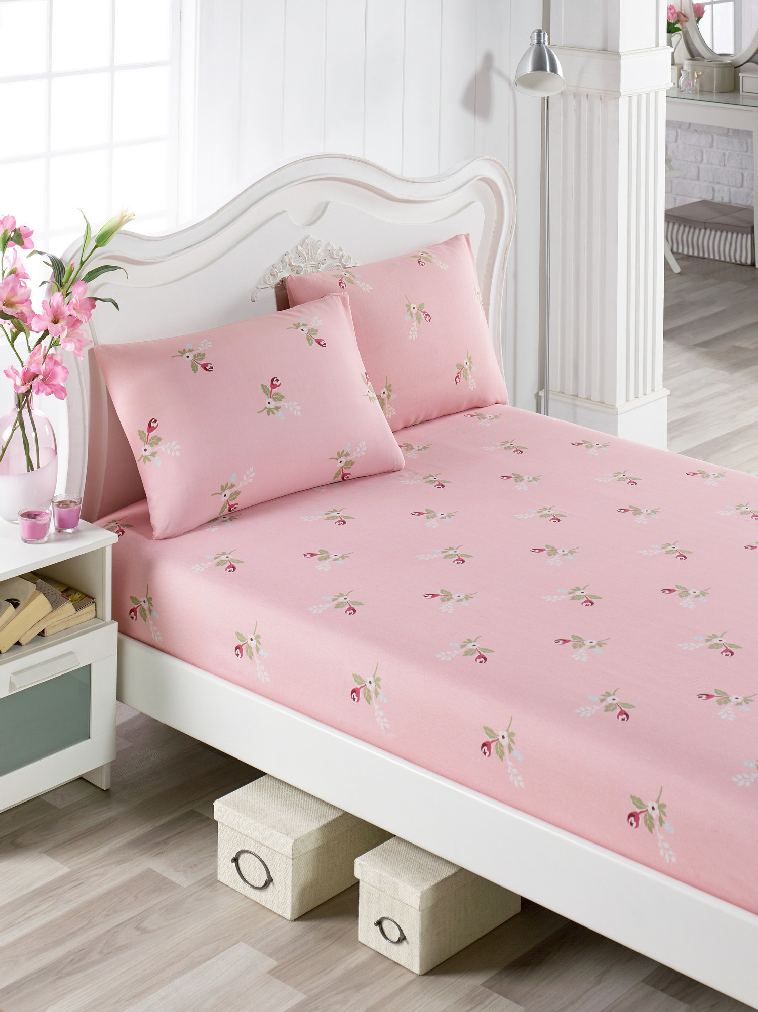 Drap-housse Antoinette 160x200cm avec 2 taies d'oreiller 50x70cm Motif floral vert menthe et rose