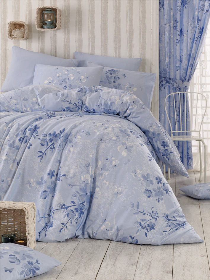 Parure de lit Eleana 200x220cm avec drap plat 220x240cm et 2 taies d'oreiller 50x70cm Motif fleurs Bleu