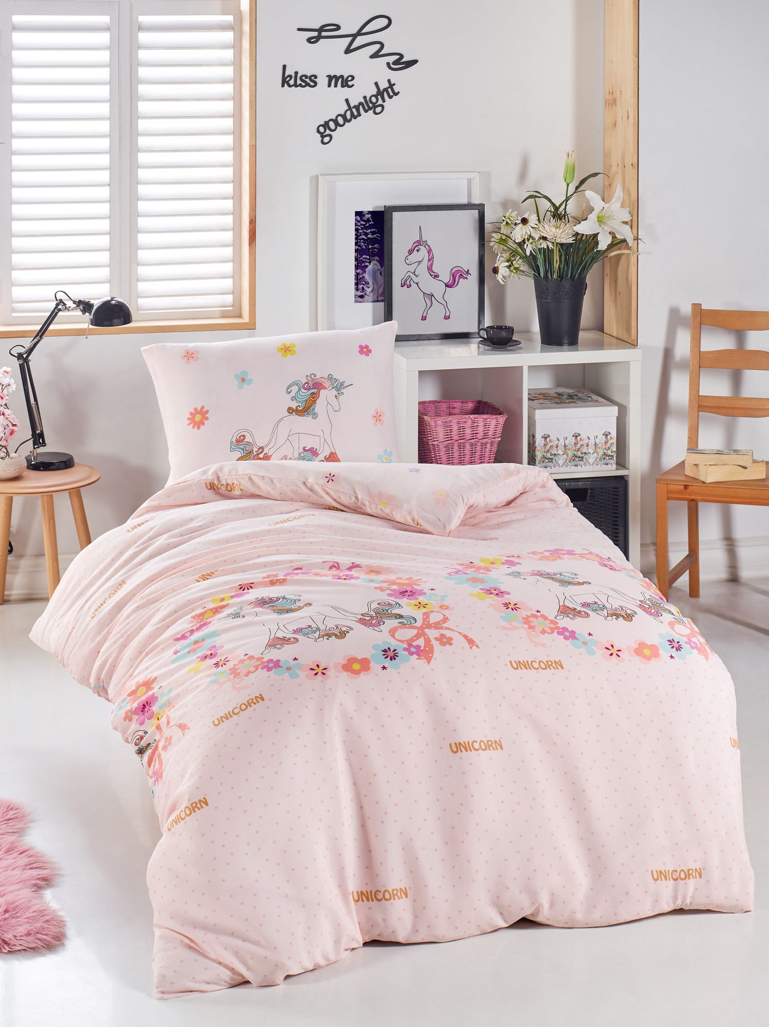 Set housse de couette 140x200cm et 1 taie d'oreille Noctis Tissu Motif Licorne et fleurs Multicolore