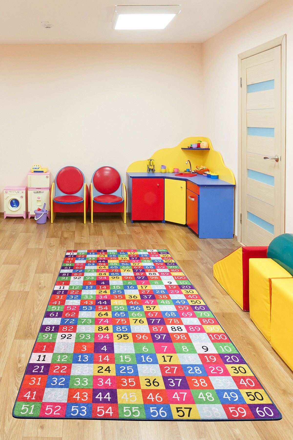 Tapis Kiki 100x180cm Velours Motif Carreaux et chiffre Multicolore