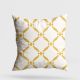 Coussin Ramiah 43x43cm Tissu Motif Carreaux Or et Blanc