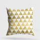 Coussin Ramiah 43x43cm Tissu Motif Triangles Or et Blanc